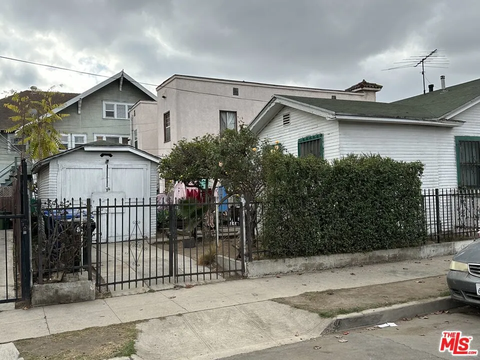 3000 Van Buren Place, Los Angeles, California 90007 home-pic-3