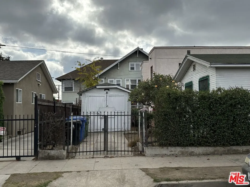 3000 Van Buren Place, Los Angeles, California 90007 home-pic-2