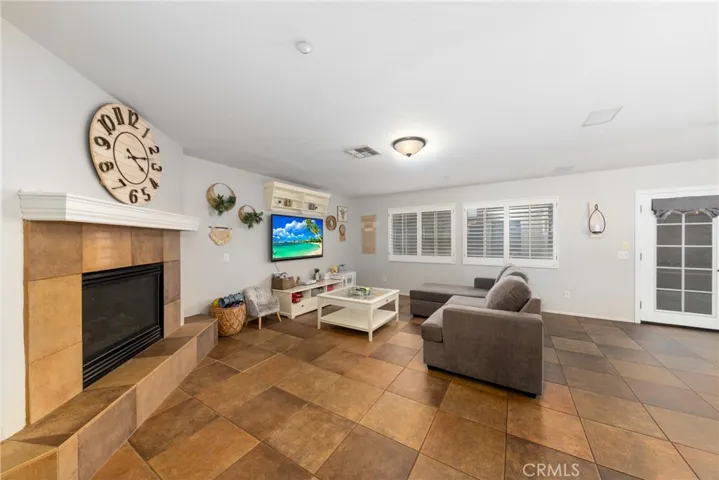 7143 Birch Tree Place, Fontana, California 92336