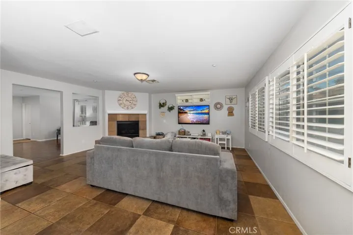 7143 Birch Tree Place, Fontana, California 92336
