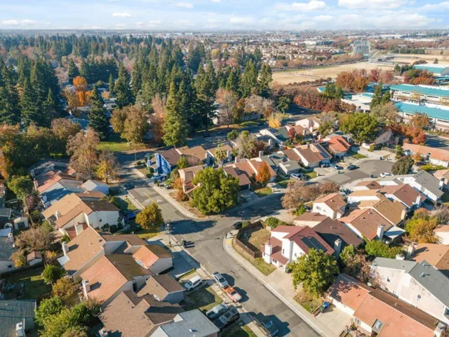 5 Yahi Court, Sacramento, California 95833