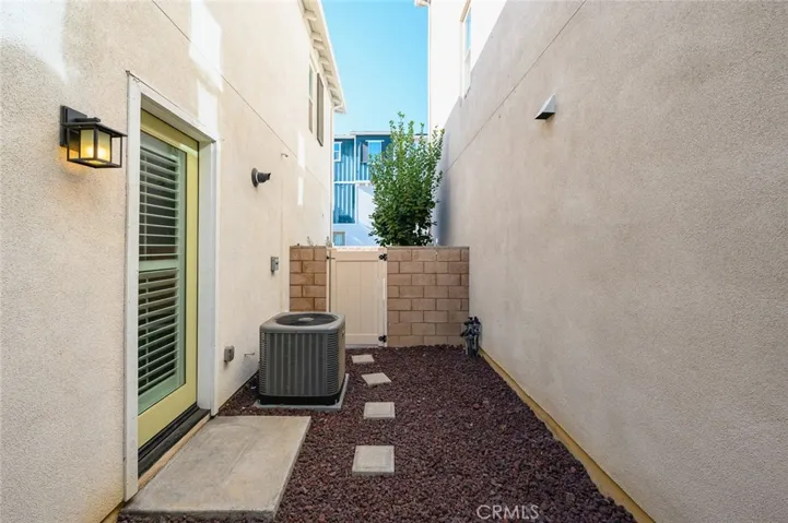16 Noble, Pomona, California 91766