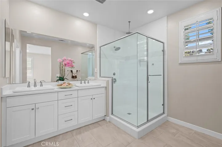 16 Noble, Pomona, California 91766