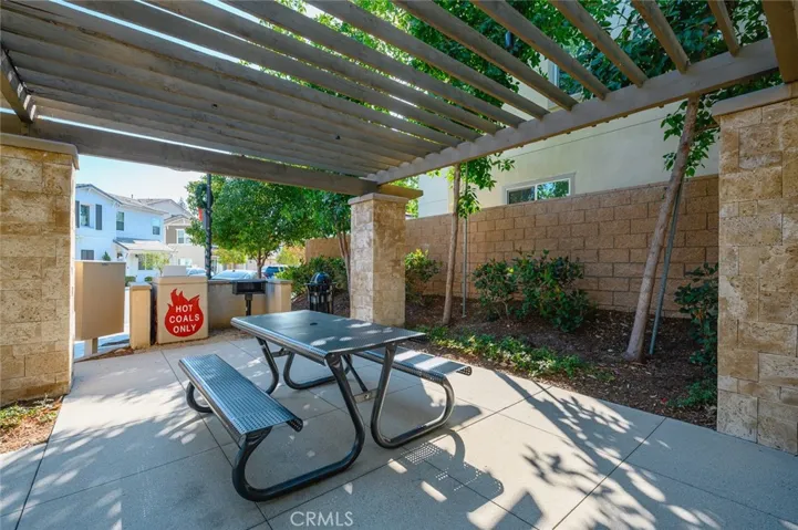 16 Noble, Pomona, California 91766