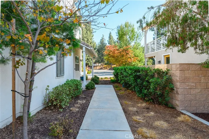 16 Noble, Pomona, California 91766
