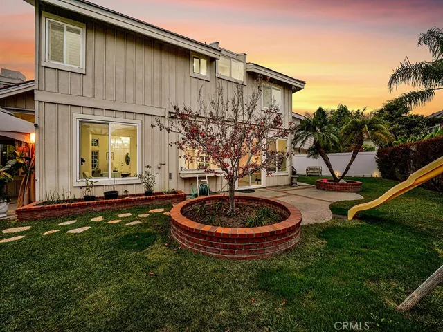 13814 Apache, Tustin, California 92782