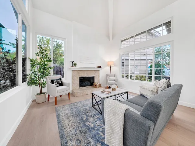 13814 Apache, Tustin, California 92782