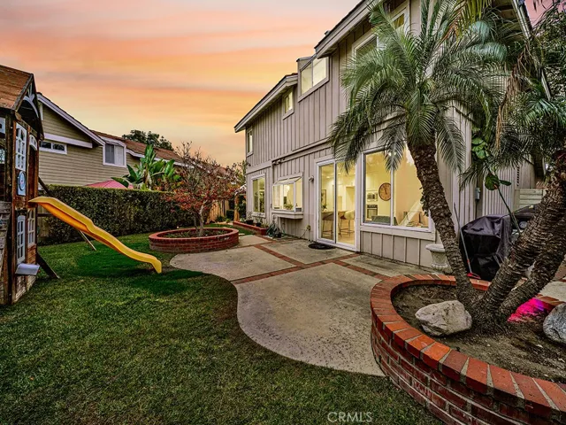 13814 Apache, Tustin, California 92782