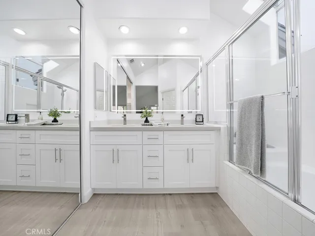 13814 Apache, Tustin, California 92782