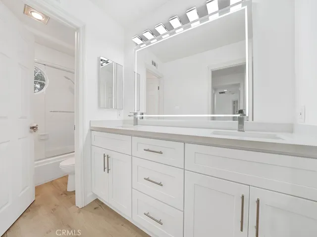 13814 Apache, Tustin, California 92782
