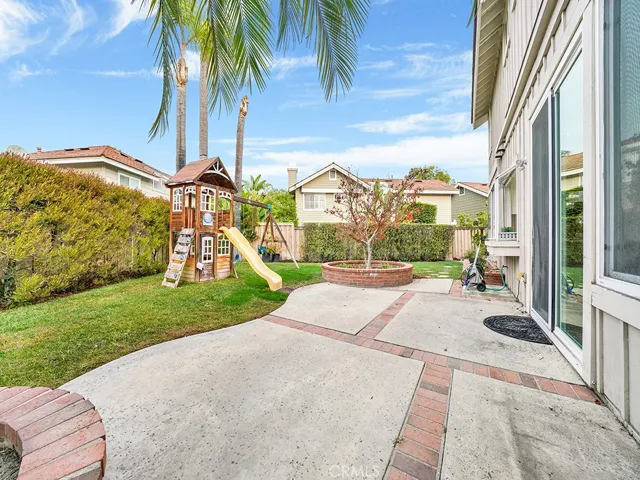 13814 Apache, Tustin, California 92782