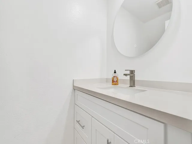 13814 Apache, Tustin, California 92782