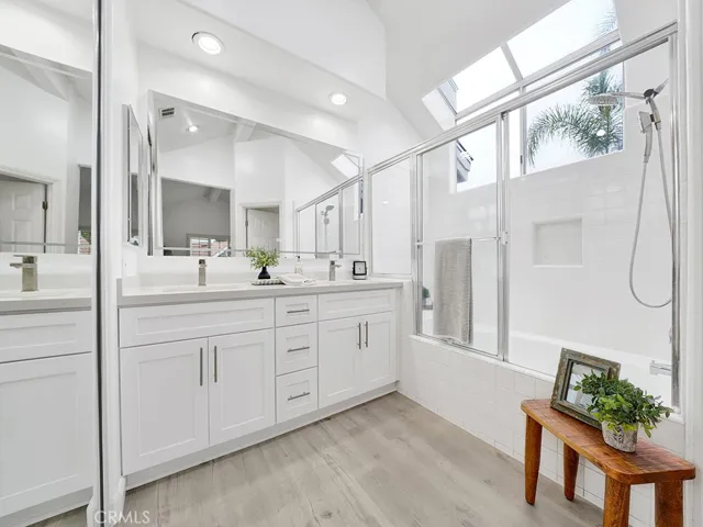 13814 Apache, Tustin, California 92782