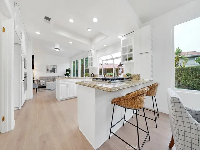 13814 Apache, Tustin, California 92782