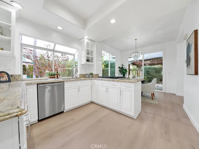 13814 Apache, Tustin, California 92782