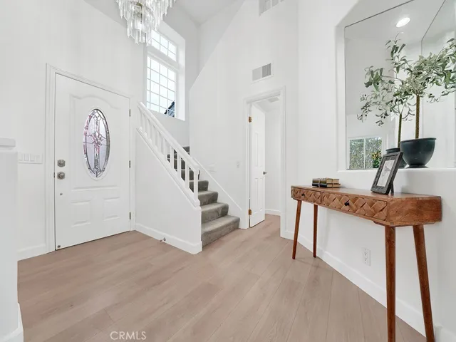 13814 Apache, Tustin, California 92782