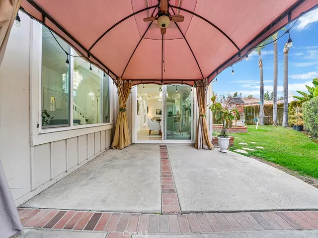 13814 Apache, Tustin, California 92782
