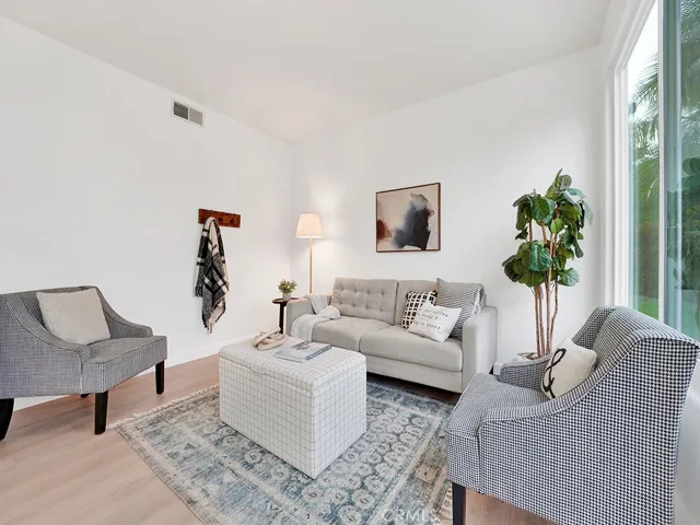 13814 Apache, Tustin, California 92782