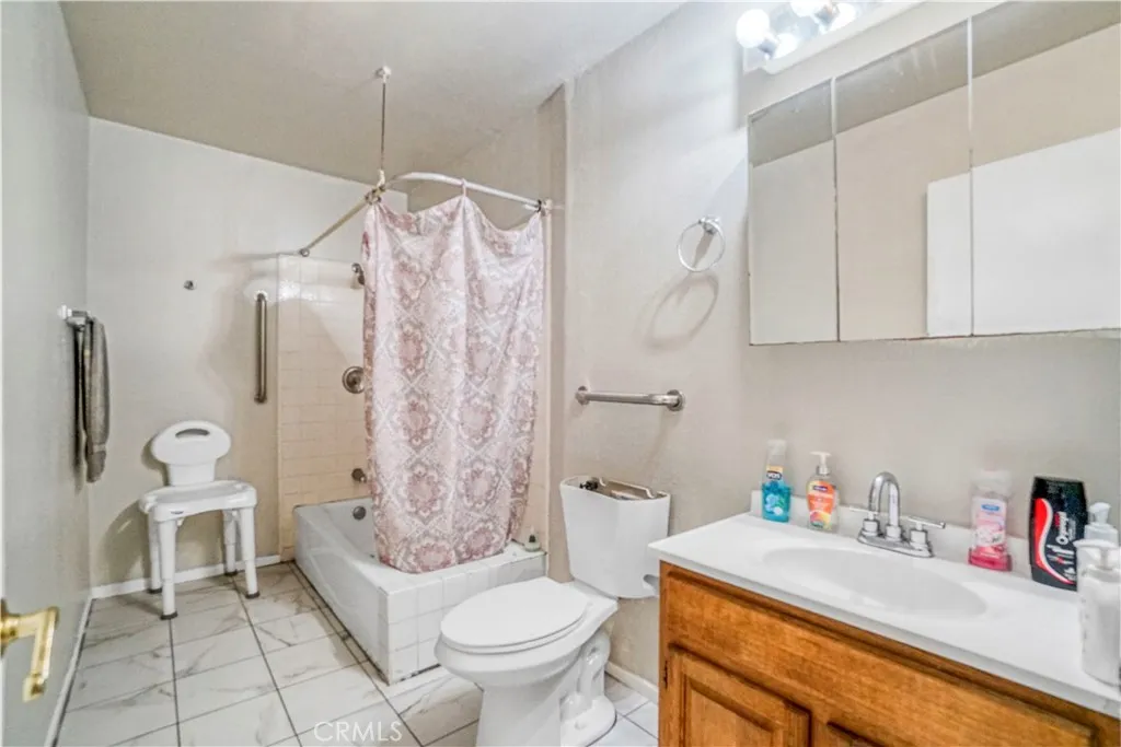 151 W 110th Street, Los Angeles, California 90061 home-pic-2