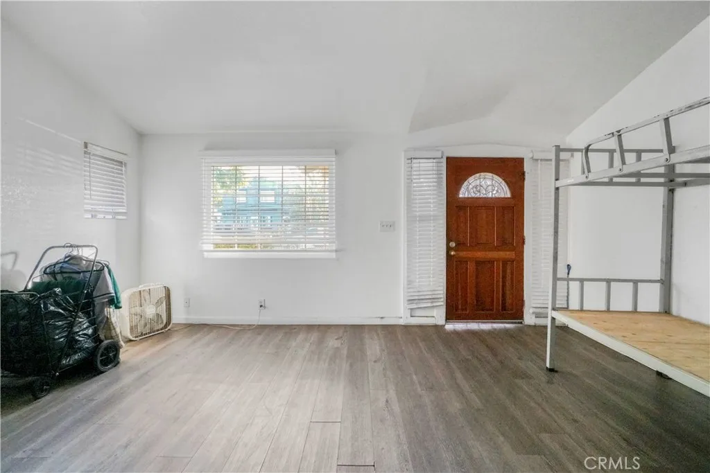 151 W 110th Street, Los Angeles, California 90061 home-pic-3
