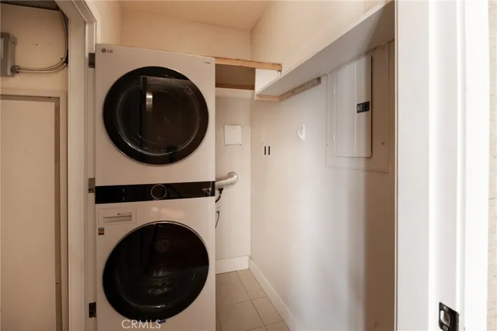 inside washer and dryer convey