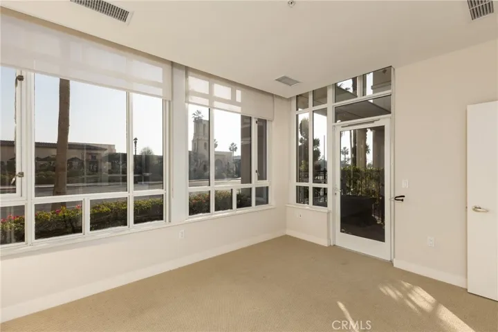 700 W Harbor Drive 104, San Diego, California 92101