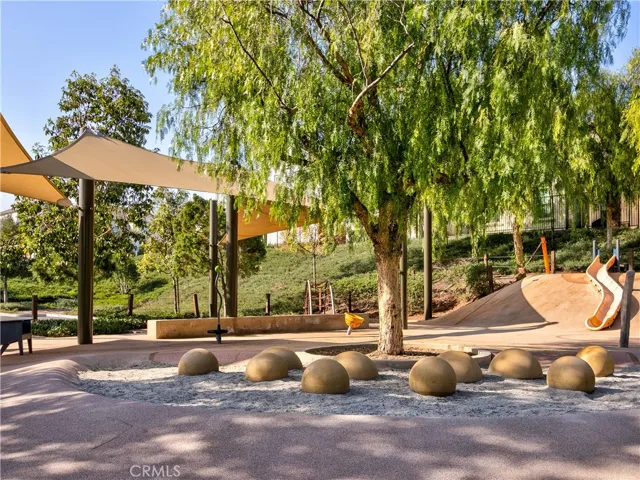 Bedford playground.  Yet another place for the kids.  This one within walking distance from your new home