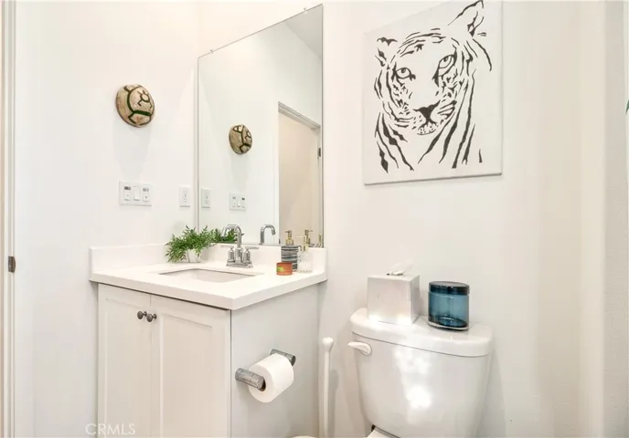 Upstairs secondary bathroom