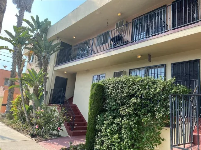 5871 Pickford Street, Los Angeles, California 90019