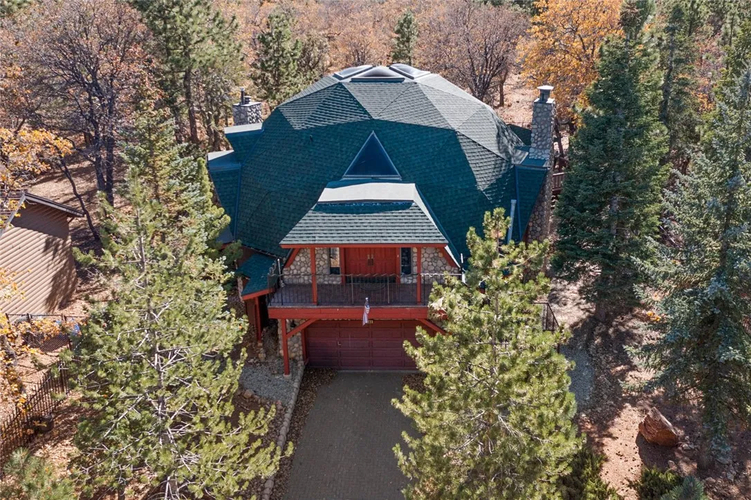 160 Yosemite Drive, Big Bear City, California 92314 home-pic-2