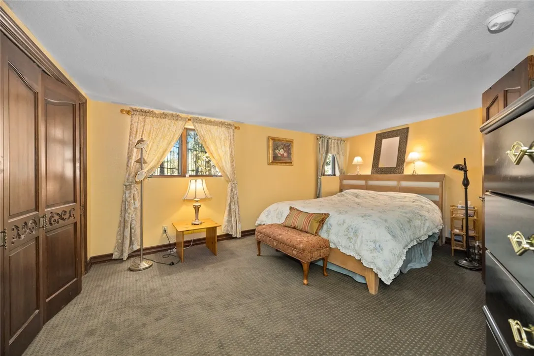 160 Yosemite Drive, Big Bear City, California 92314 home-pic-28