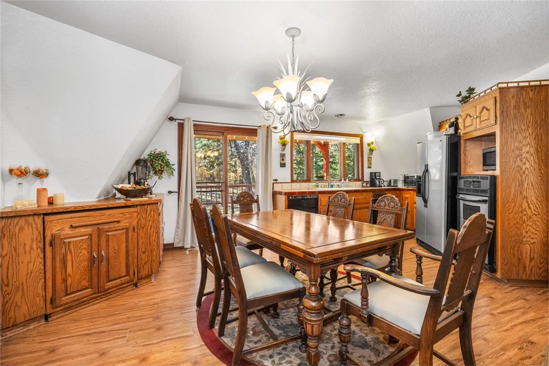 160 Yosemite Drive, Big Bear City, California 92314 home-pic-16