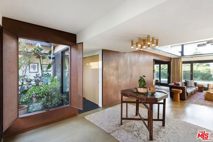 5536 Tuxedo Terrace, Los Angeles, California 90068