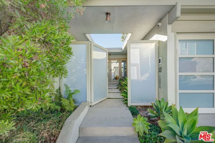 5536 Tuxedo Terrace, Los Angeles, California 90068