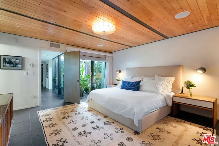 5536 Tuxedo Terrace, Los Angeles, California 90068