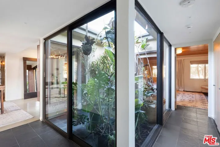 5536 Tuxedo Terrace, Los Angeles, California 90068