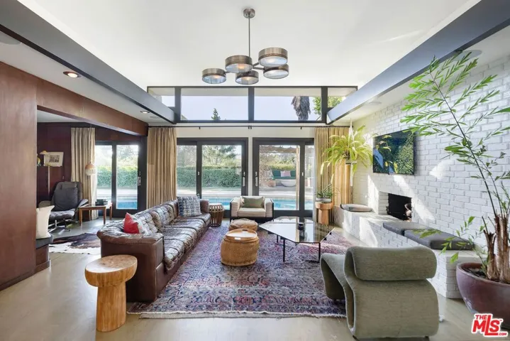 5536 Tuxedo Terrace, Los Angeles, California 90068