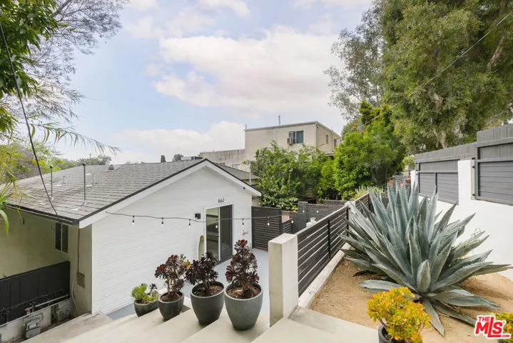 1662 1/2 N Benton Way, Los Angeles, California 90026