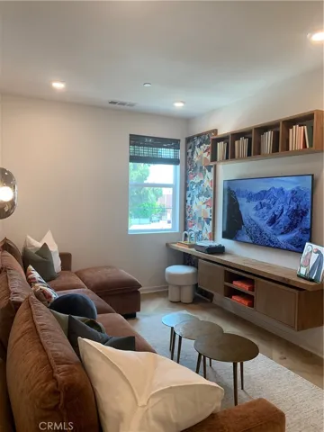 3663 Elm Avenue, Long Beach, California 90807