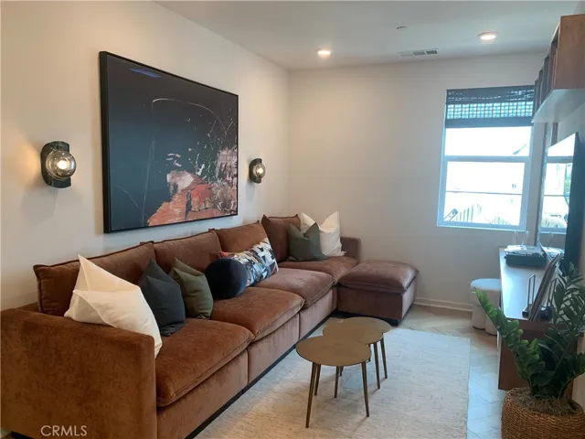 3663 Elm Avenue, Long Beach, California 90807