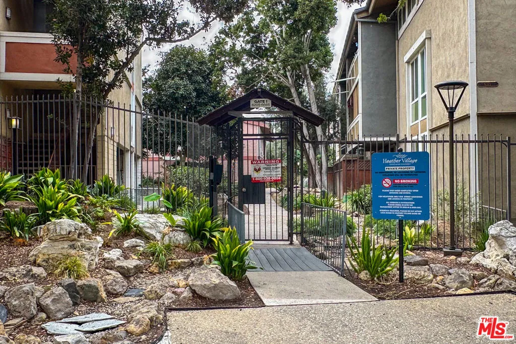 6605 Green Valley Circle 109, Culver City, California 90230 home-pic-15