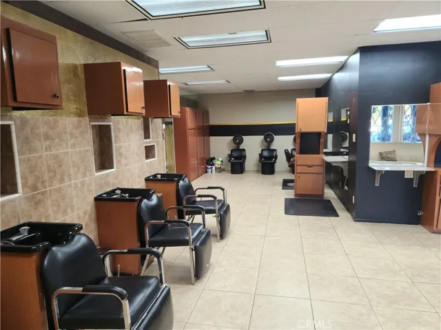 241 E Base Line Road A, Rialto, California 92376