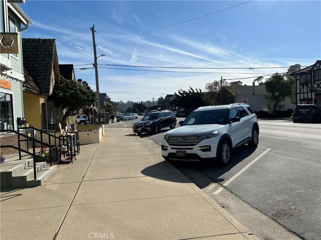 Looking south down Main St