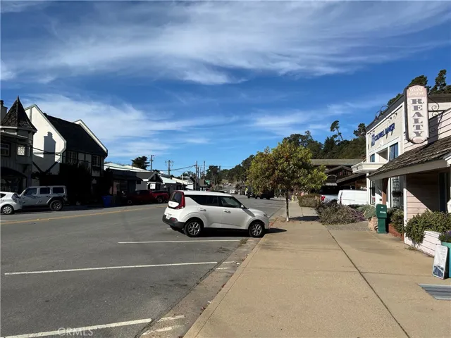 Looking north up Main St