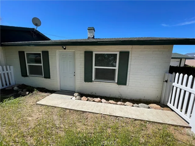 21621 Pine Ridge Avenue, Apple Valley, California 92307
