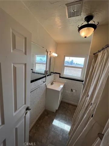 21621 Pine Ridge Avenue, Apple Valley, California 92307