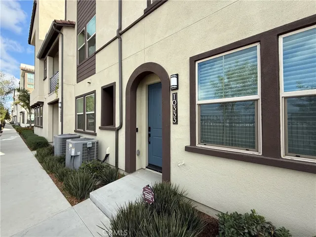 10333 Triple Crown Ln, Cypress, California 90720