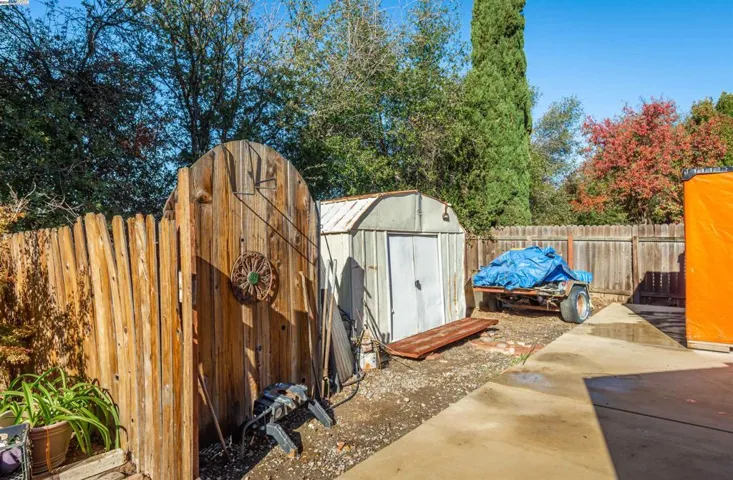 6300 Ironbark Ct, Citrus Heights, California 95621