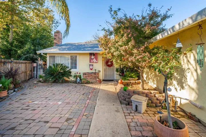 6300 Ironbark Ct, Citrus Heights, California 95621