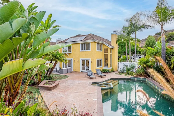 25 La Costa Court, Laguna Beach, California 92651